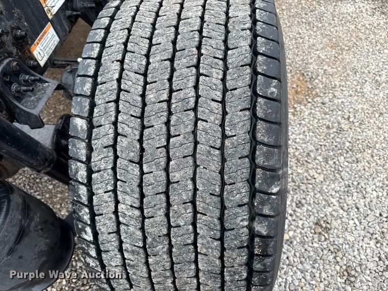 image for item ES5944 2021 Freightliner Cascadia 126 semi truck