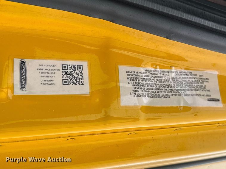 image for item ES5945 2022 Freightliner Cascadia 126 semi truck