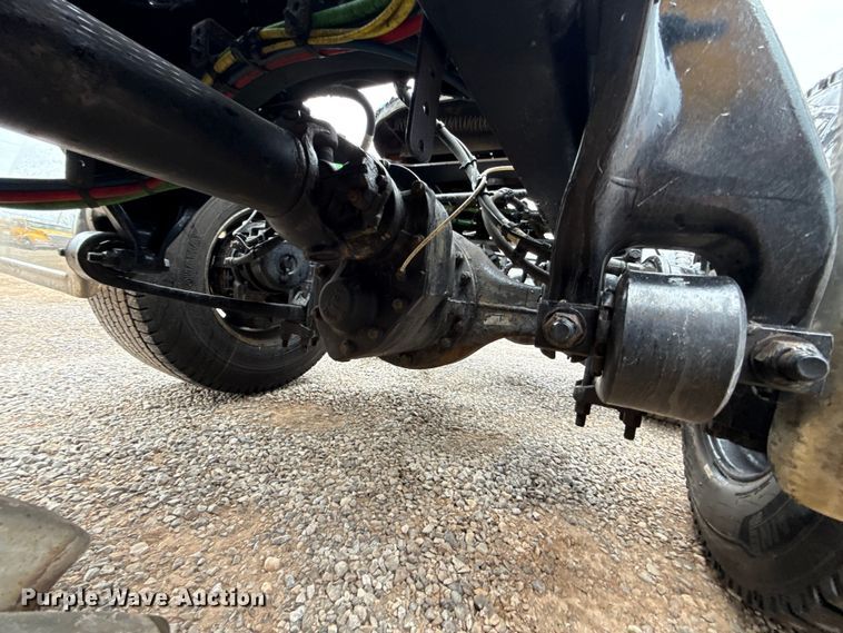 image for item ES5947 2022 Freightliner Cascadia 126 semi truck