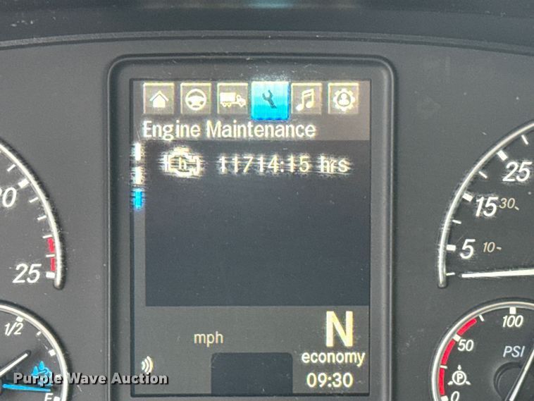 image for item ES5947 2022 Freightliner Cascadia 126 semi truck