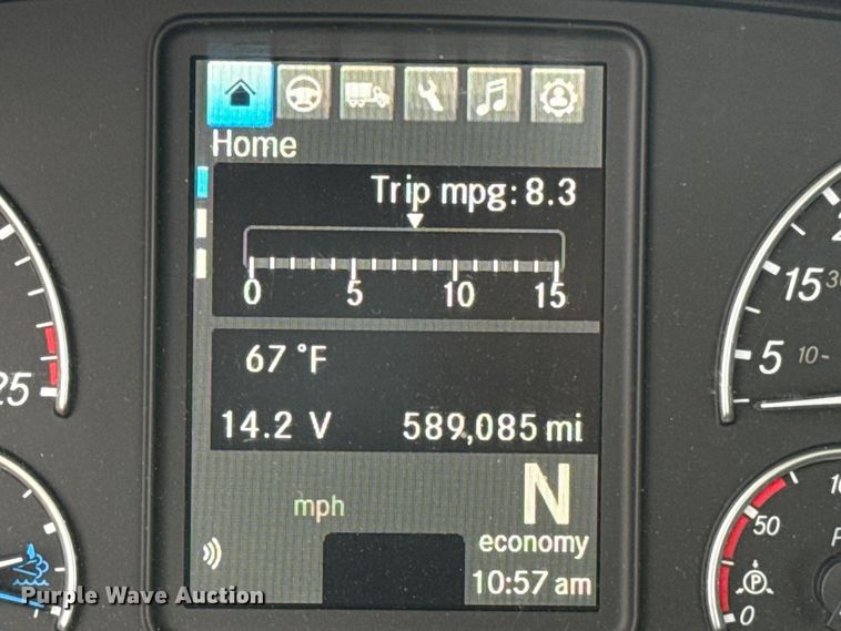 image for item ES5948 2021 Freightliner Cascadia 126 semi truck