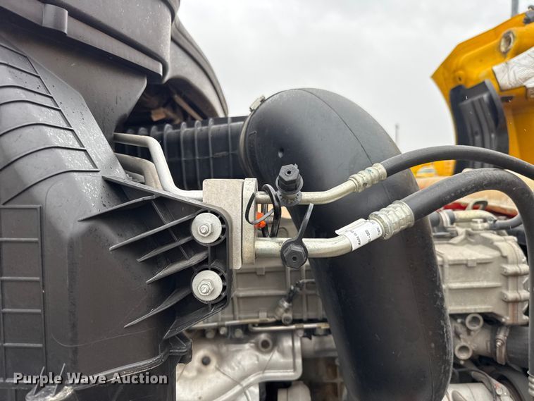 image for item ES5948 2021 Freightliner Cascadia 126 semi truck