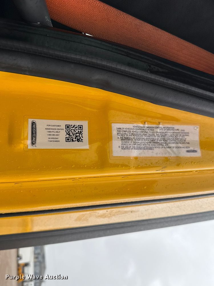 image for item ES5948 2021 Freightliner Cascadia 126 semi truck