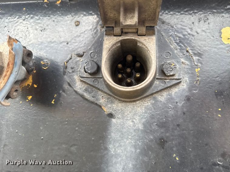 image for item ES5965 1978 Belshe T-10 drop deck trailer