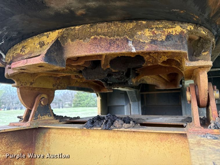 image for item ES5965 1978 Belshe T-10 drop deck trailer