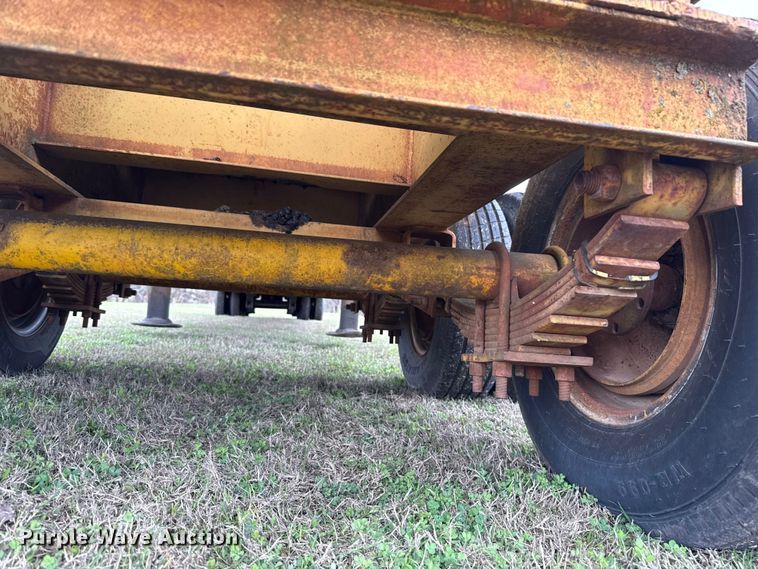 image for item ES5965 1978 Belshe T-10 drop deck trailer