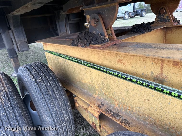 image for item ES5965 1978 Belshe T-10 drop deck trailer