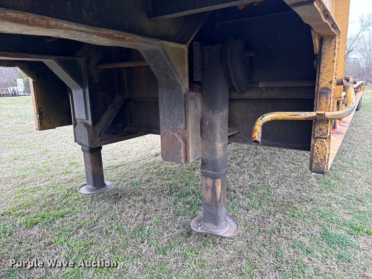 image for item ES5965 1978 Belshe T-10 drop deck trailer