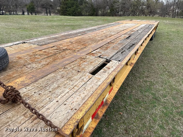 image for item ES5965 1978 Belshe T-10 drop deck trailer