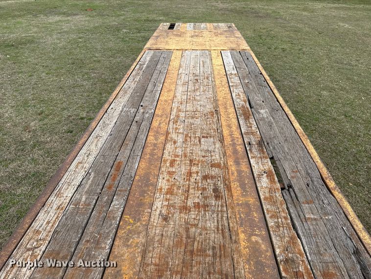 image for item ES5965 1978 Belshe T-10 drop deck trailer