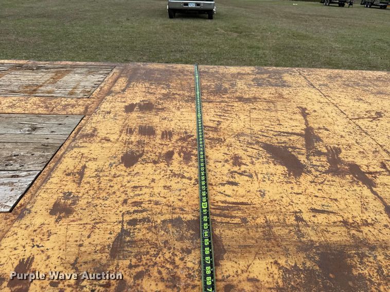 image for item ES5965 1978 Belshe T-10 drop deck trailer