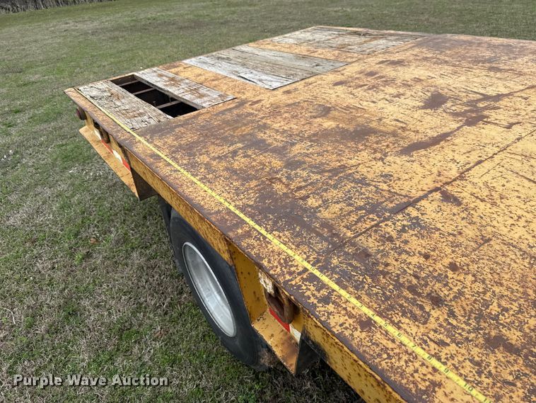 image for item ES5965 1978 Belshe T-10 drop deck trailer