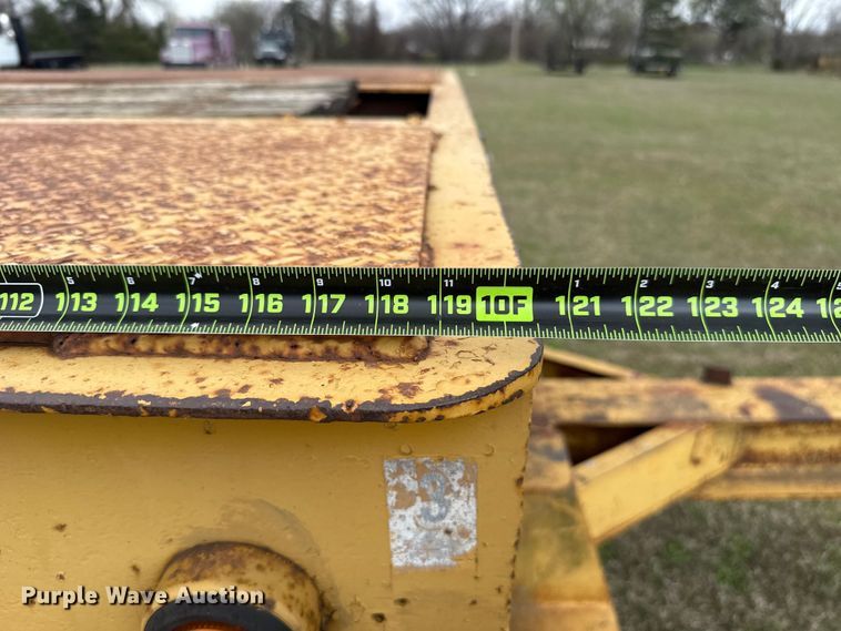 image for item ES5965 1978 Belshe T-10 drop deck trailer