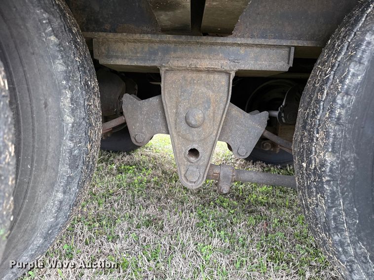 image for item ES5965 1978 Belshe T-10 drop deck trailer