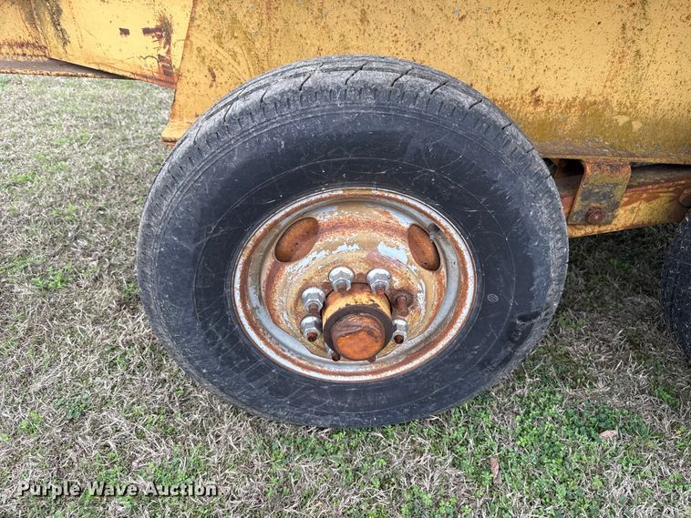 image for item ES5965 1978 Belshe T-10 drop deck trailer