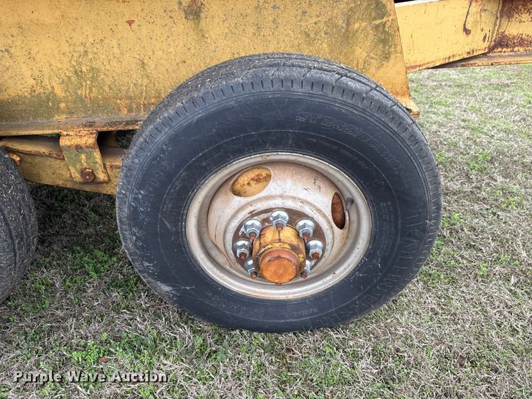 image for item ES5965 1978 Belshe T-10 drop deck trailer