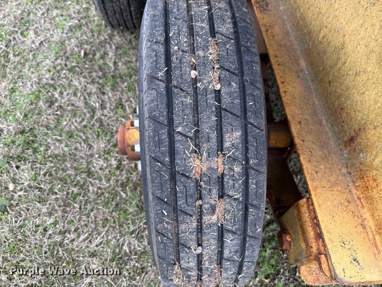 image for item ES5965 1978 Belshe T-10 drop deck trailer