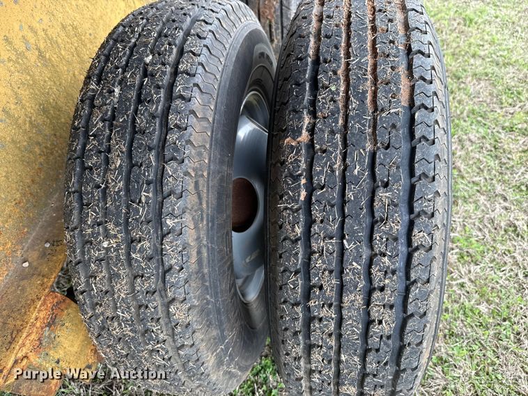 image for item ES5965 1978 Belshe T-10 drop deck trailer