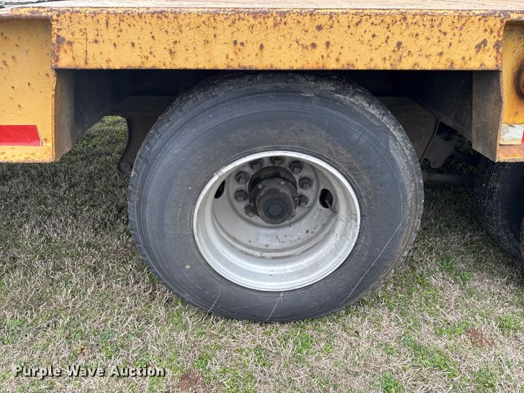 image for item ES5965 1978 Belshe T-10 drop deck trailer