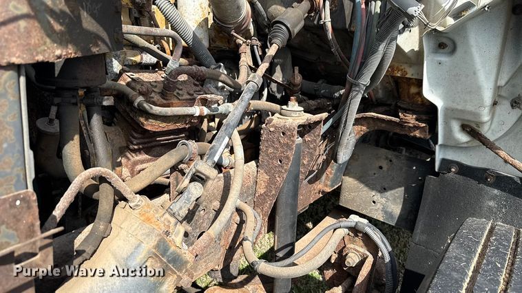 image for item ES5966 2000 GMC C7500 flatbed truck