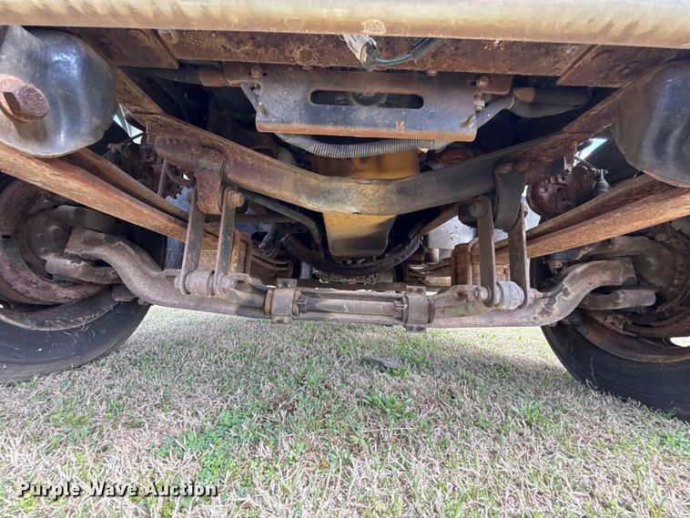 image for item ES5966 2000 GMC C7500 flatbed truck