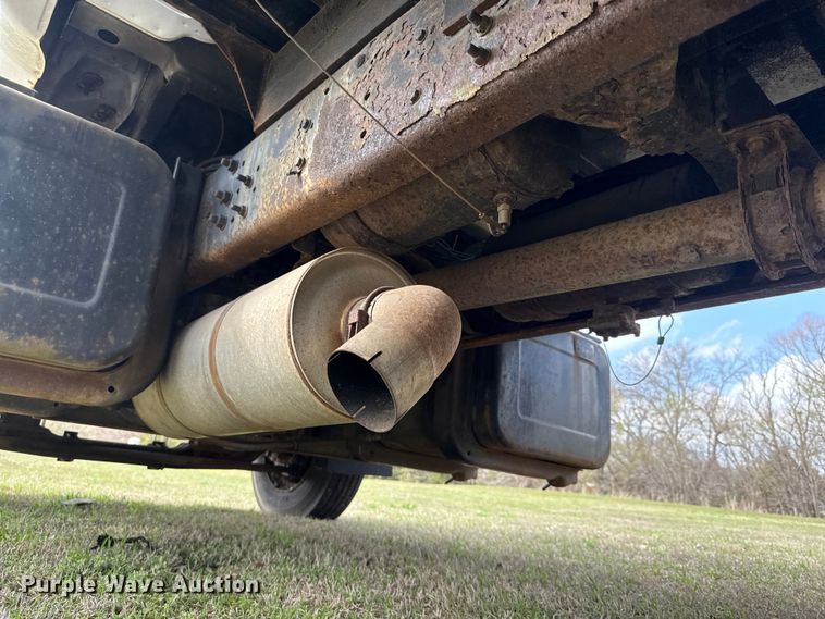 image for item ES5966 2000 GMC C7500 flatbed truck