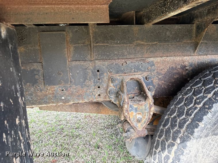 image for item ES5966 2000 GMC C7500 flatbed truck