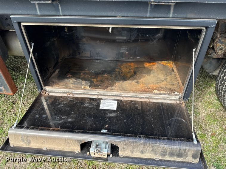 image for item ES5966 2000 GMC C7500 flatbed truck