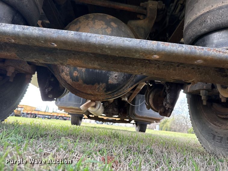 image for item ES5966 2000 GMC C7500 flatbed truck