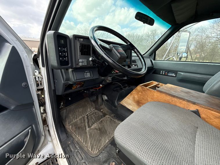 image for item ES5966 2000 GMC C7500 flatbed truck