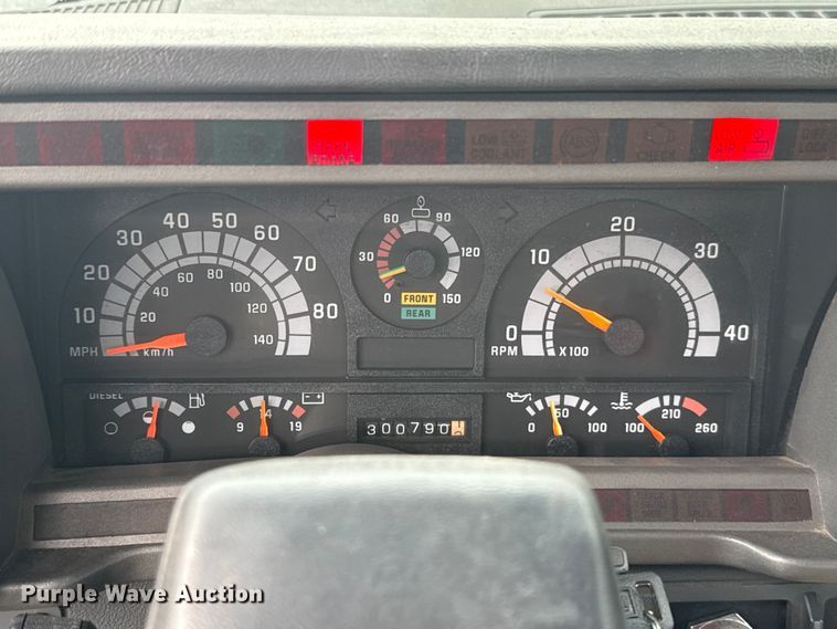 image for item ES5966 2000 GMC C7500 flatbed truck