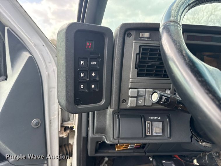 image for item ES5966 2000 GMC C7500 flatbed truck