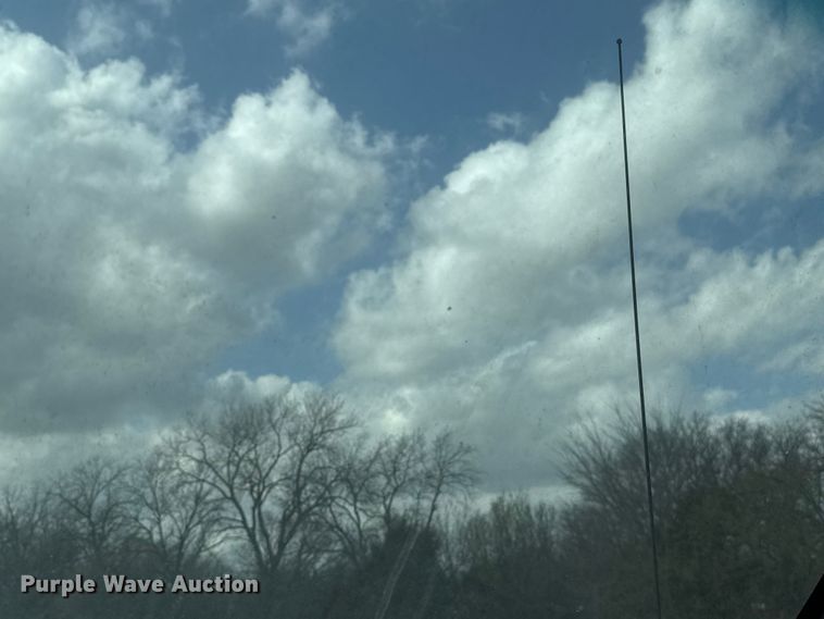 image for item ES5966 2000 GMC C7500 flatbed truck