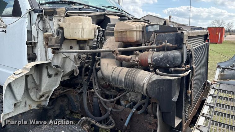 image for item ES5966 2000 GMC C7500 flatbed truck