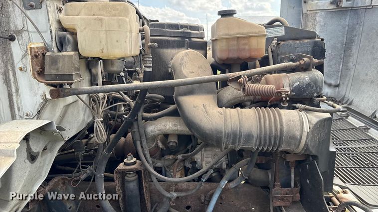 image for item ES5966 2000 GMC C7500 flatbed truck