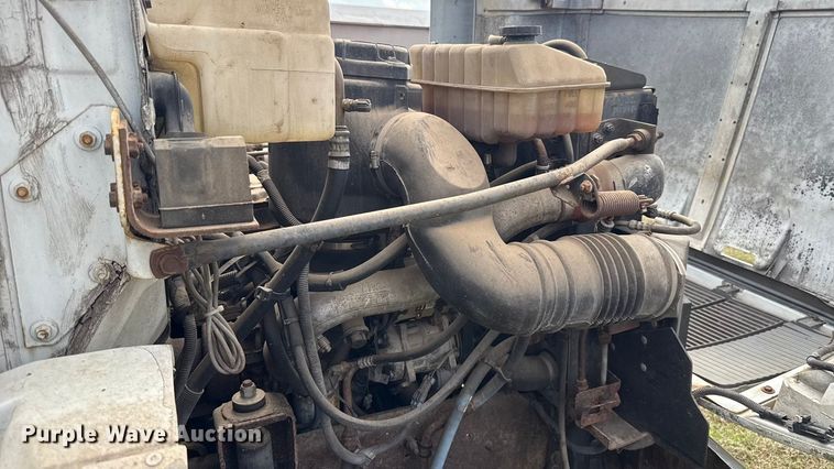 image for item ES5966 2000 GMC C7500 flatbed truck