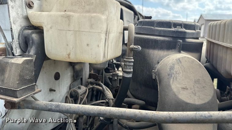 image for item ES5966 2000 GMC C7500 flatbed truck