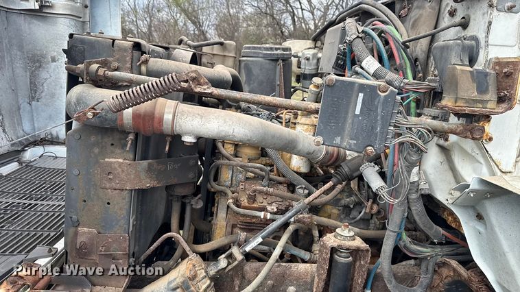 image for item ES5966 2000 GMC C7500 flatbed truck