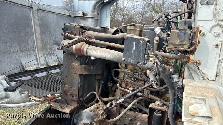 image for item ES5966 2000 GMC C7500 flatbed truck