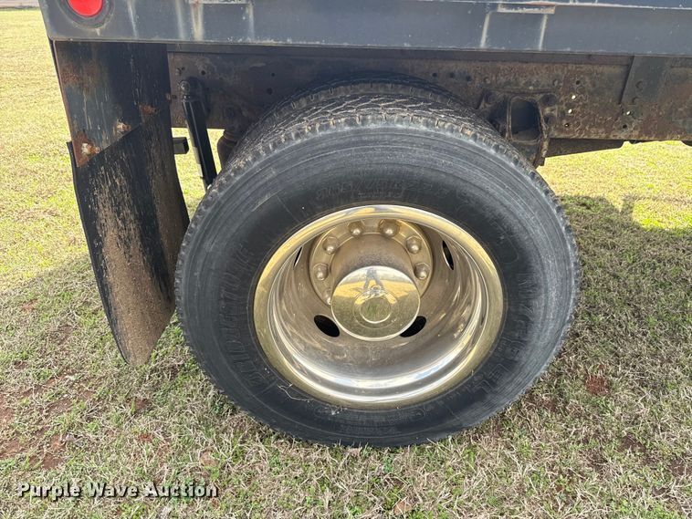 image for item ES5966 2000 GMC C7500 flatbed truck