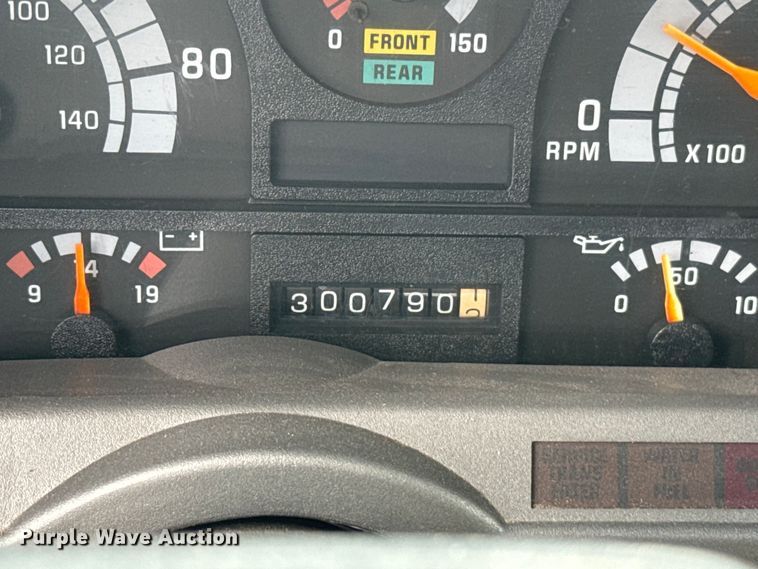 image for item ES5966 2000 GMC C7500 flatbed truck