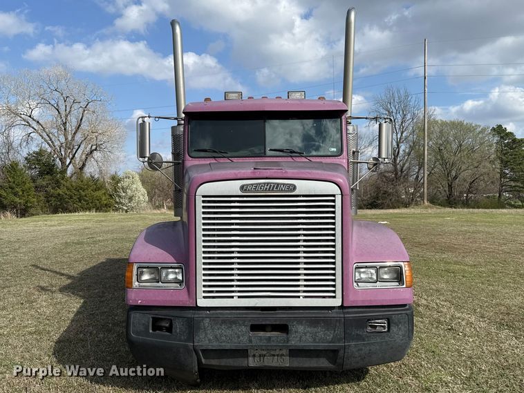 image for item ES5967 1996 Freightliner FLD120 semi truck