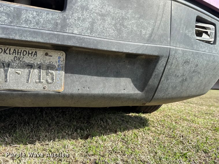 image for item ES5967 1996 Freightliner FLD120 semi truck