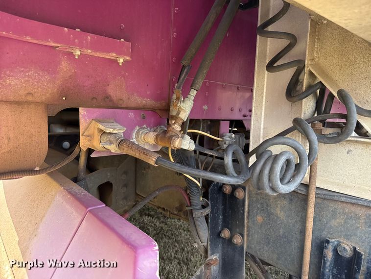 image for item ES5967 1996 Freightliner FLD120 semi truck