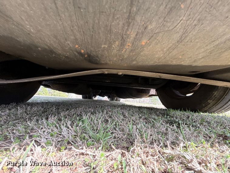 image for item ES5967 1996 Freightliner FLD120 semi truck