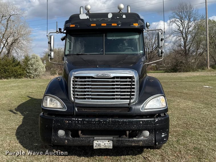 image for item ES5968 2006 Freightliner Columbia semi truck