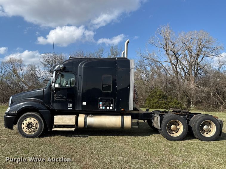 image for item ES5968 2006 Freightliner Columbia semi truck