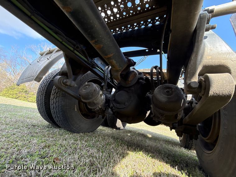 image for item ES5968 2006 Freightliner Columbia semi truck