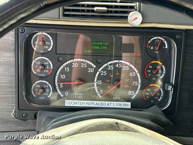 image for item ES5968 2006 Freightliner Columbia semi truck