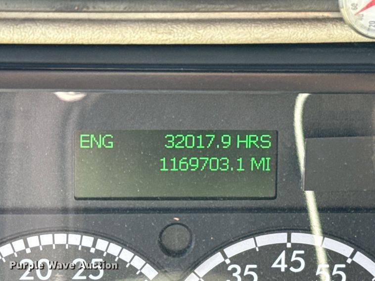 image for item ES5968 2006 Freightliner Columbia semi truck